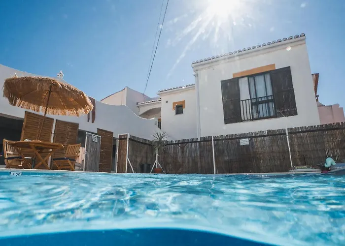 Bura Surfhouse